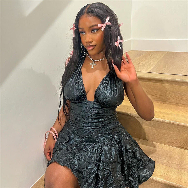 Robe courte noire dos nu femme – Dentelle & décolleté halter