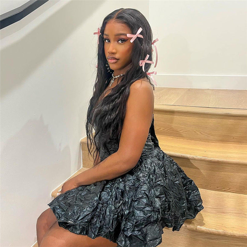 Robe courte noire dos nu femme – Dentelle & décolleté halter